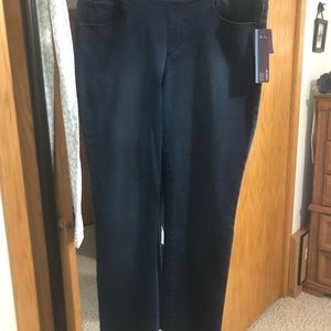 Pull on denim Capri pants